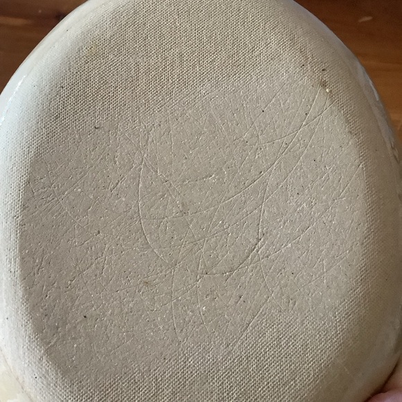 Grape Design Signed Oval Pottery Dish - Picture 2 of 3